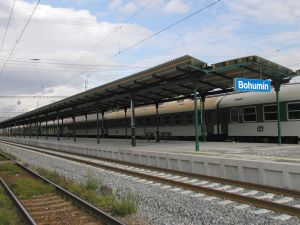 Pendolino v Bohumn zastavuje, cestujc do nj  ale nastoupit nemohou
