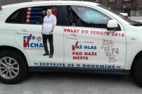 Pro kampa vyuv Petr Vcha auto manelky. Jeho polepen pilo na 14 520 korun.